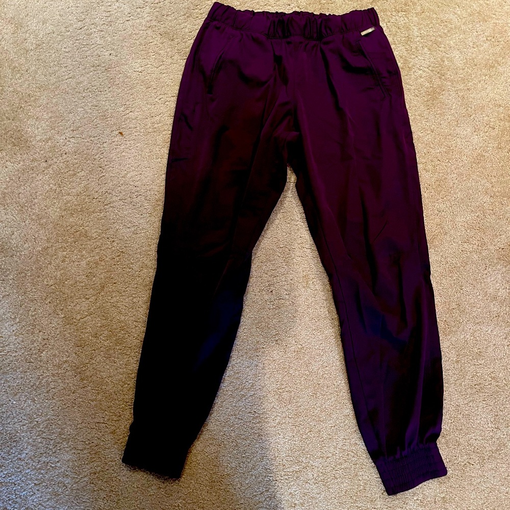Scrub set